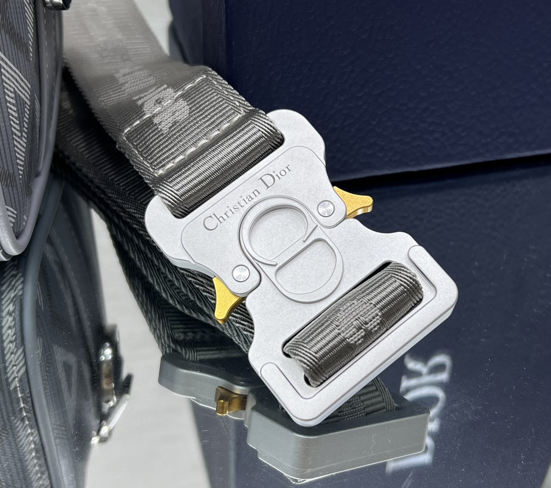 D*or saddle bag-25.5 x 20 x 6.5cm