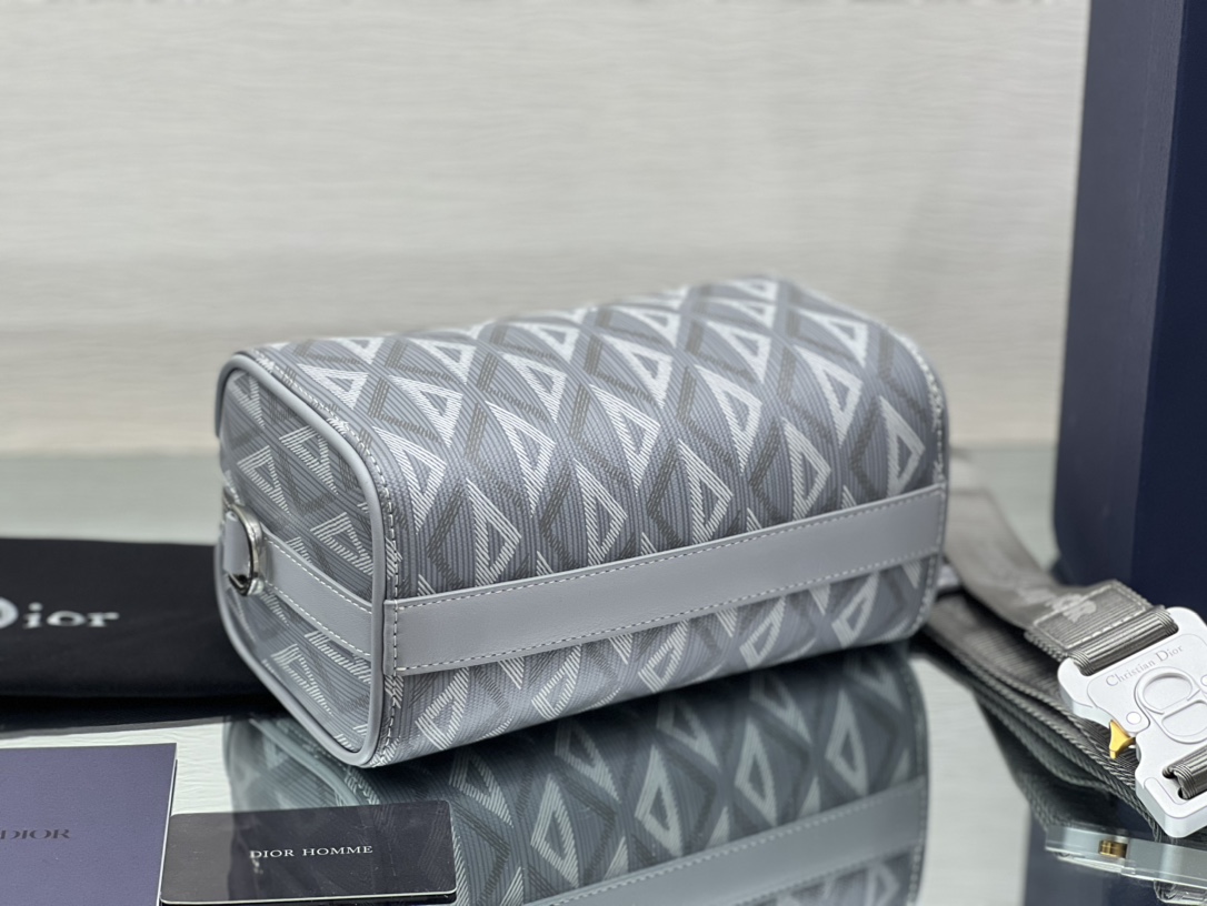 D*or saddle bag-25.5 x 20 x 6.5cm