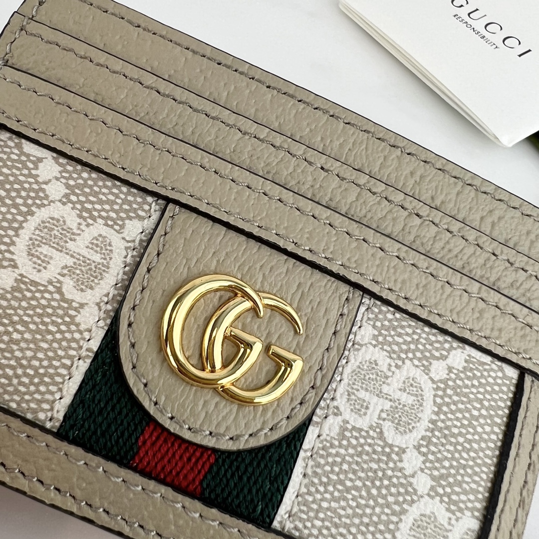 G*u*i wallet-10*7.5cm