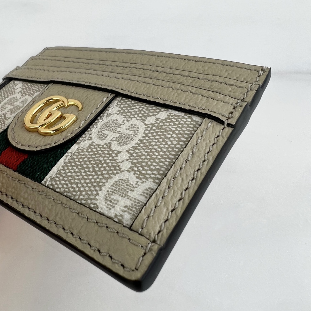G*u*i wallet-10*7.5cm