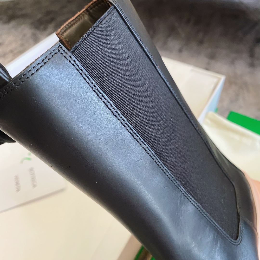 bo*te*ga Ve*ne*ta boots