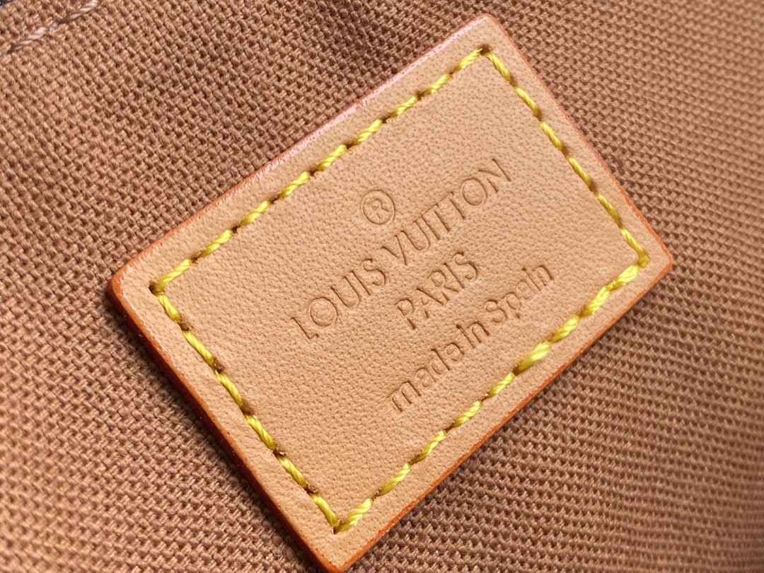 l0*is V*t0n tulum handbags-34x28x14cm