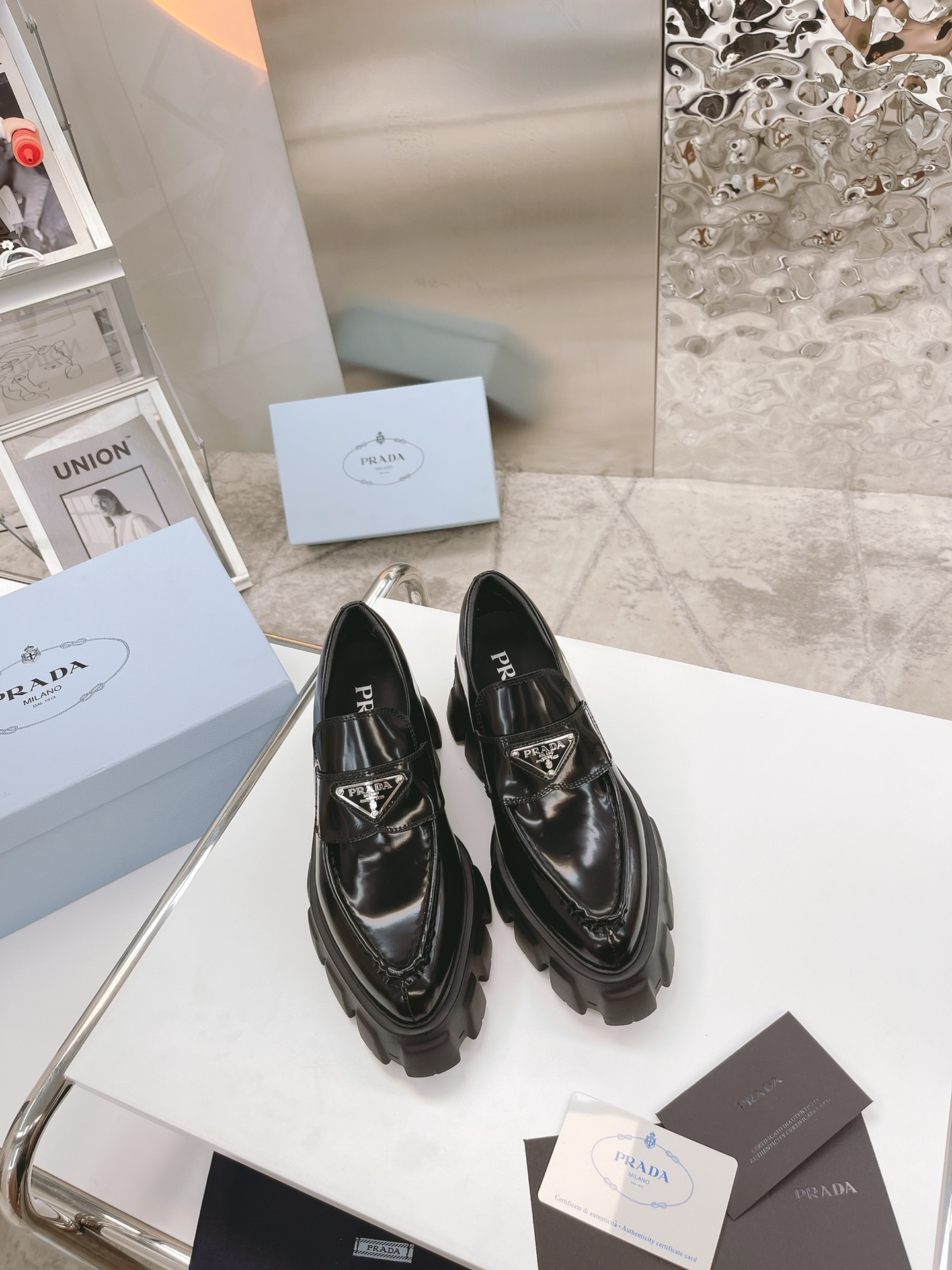 Pra*a loafers 2022ss