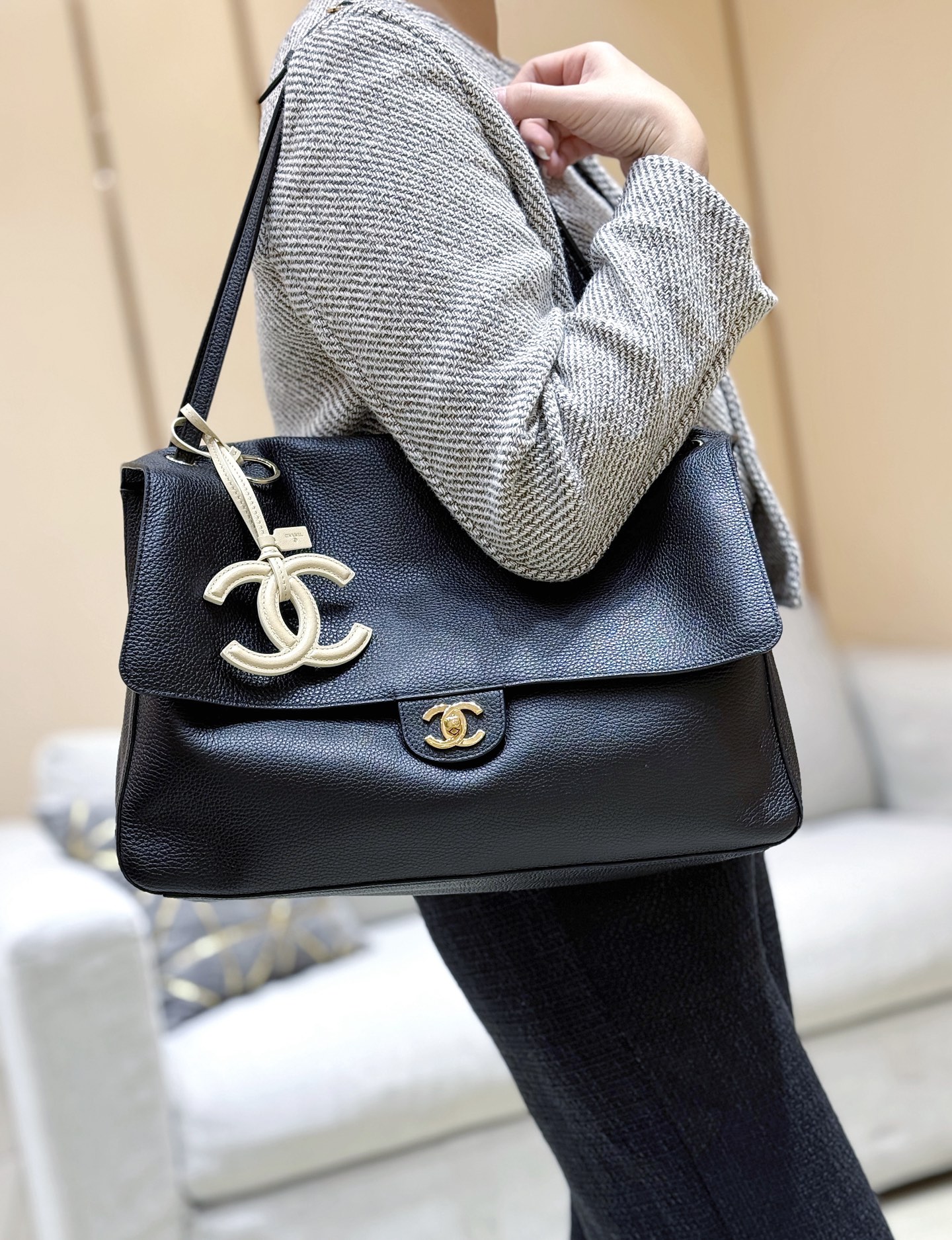Ch@nel Maxi Flapbag , Grained Calfskin & Silver-Tone Metal, lLight-26*38.5*11CM