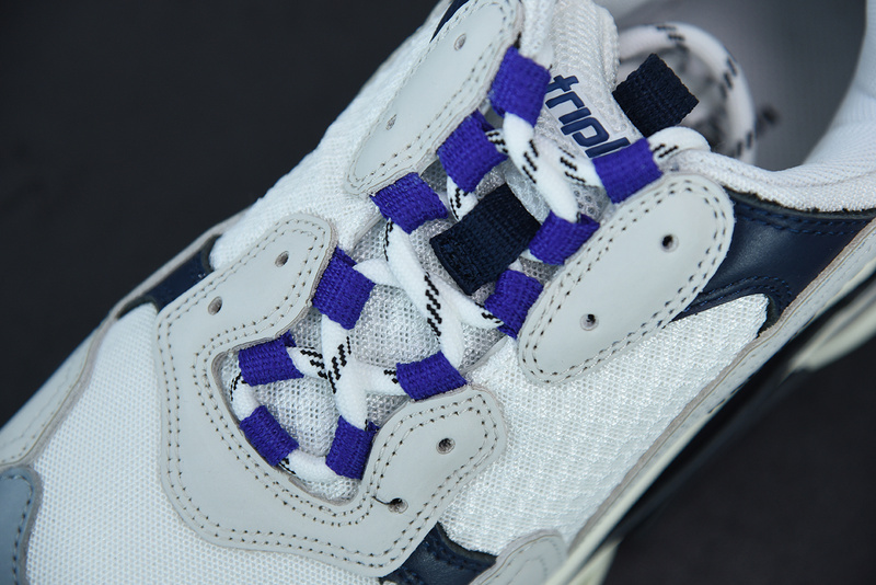 Ba*len*cia*ga triple s