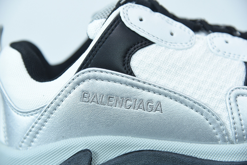 Ba*len*cia*ga triple s