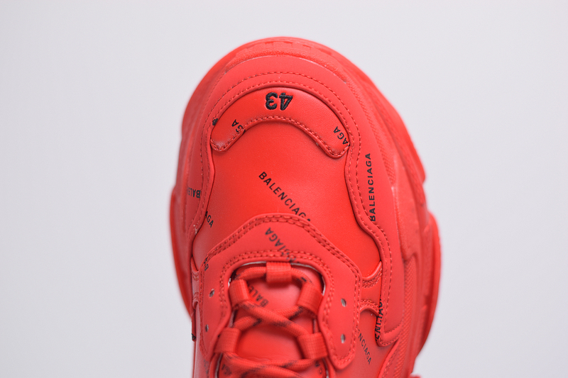 Ba*len*cia*ga triple s