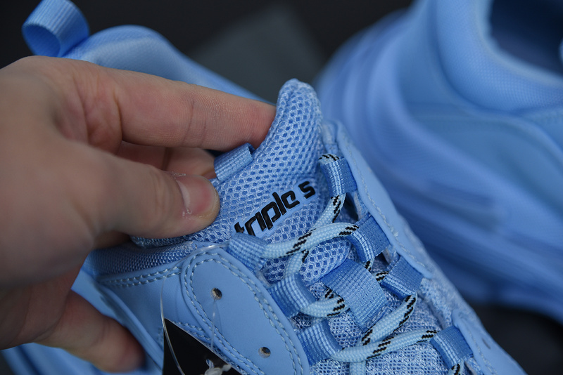 Ba*len*cia*ga triple s