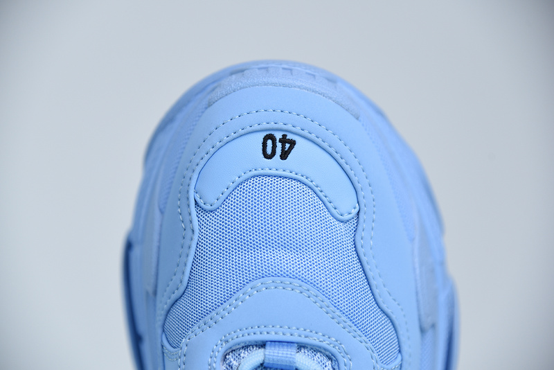 Ba*len*cia*ga triple s