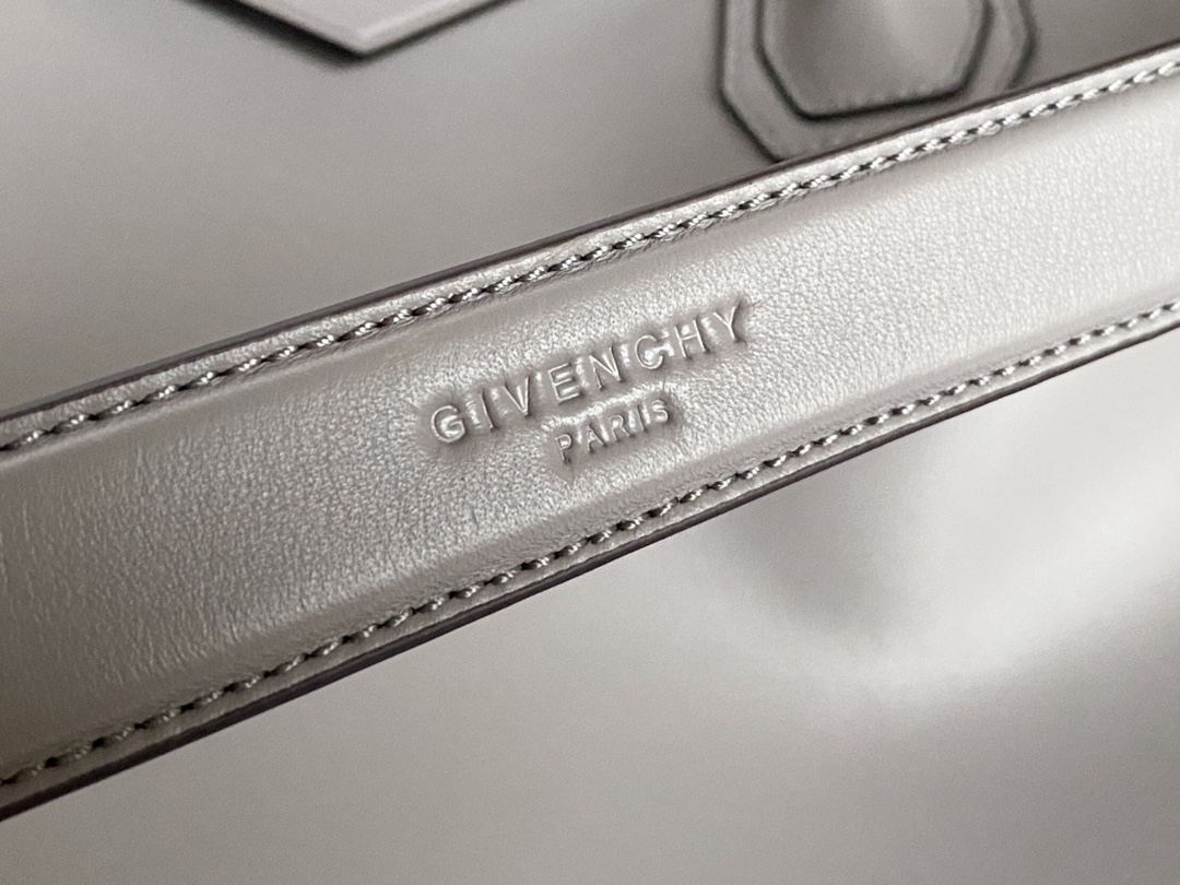 G1uenchy antigona soft tote-30*8*25&45*9*35cm