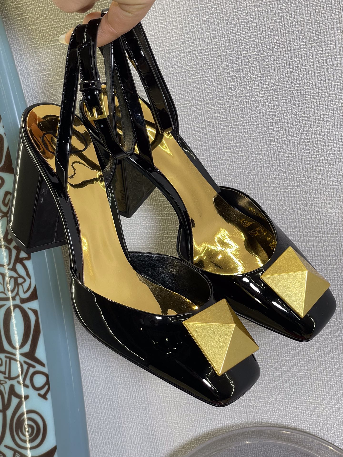 Va1e*ntin0 2022ss heels