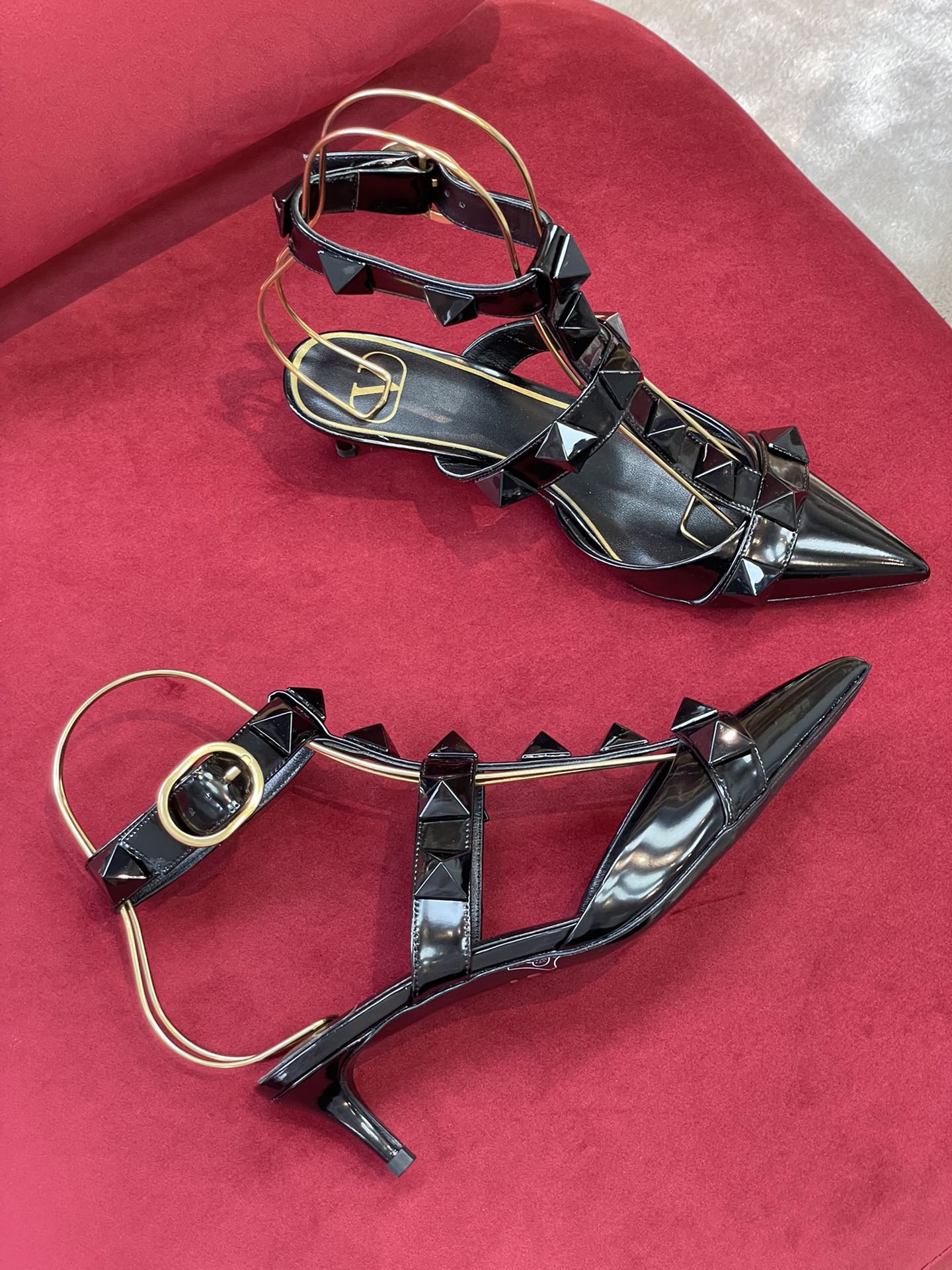 Va1e*ntin0 2022ss heels(size:35-42)