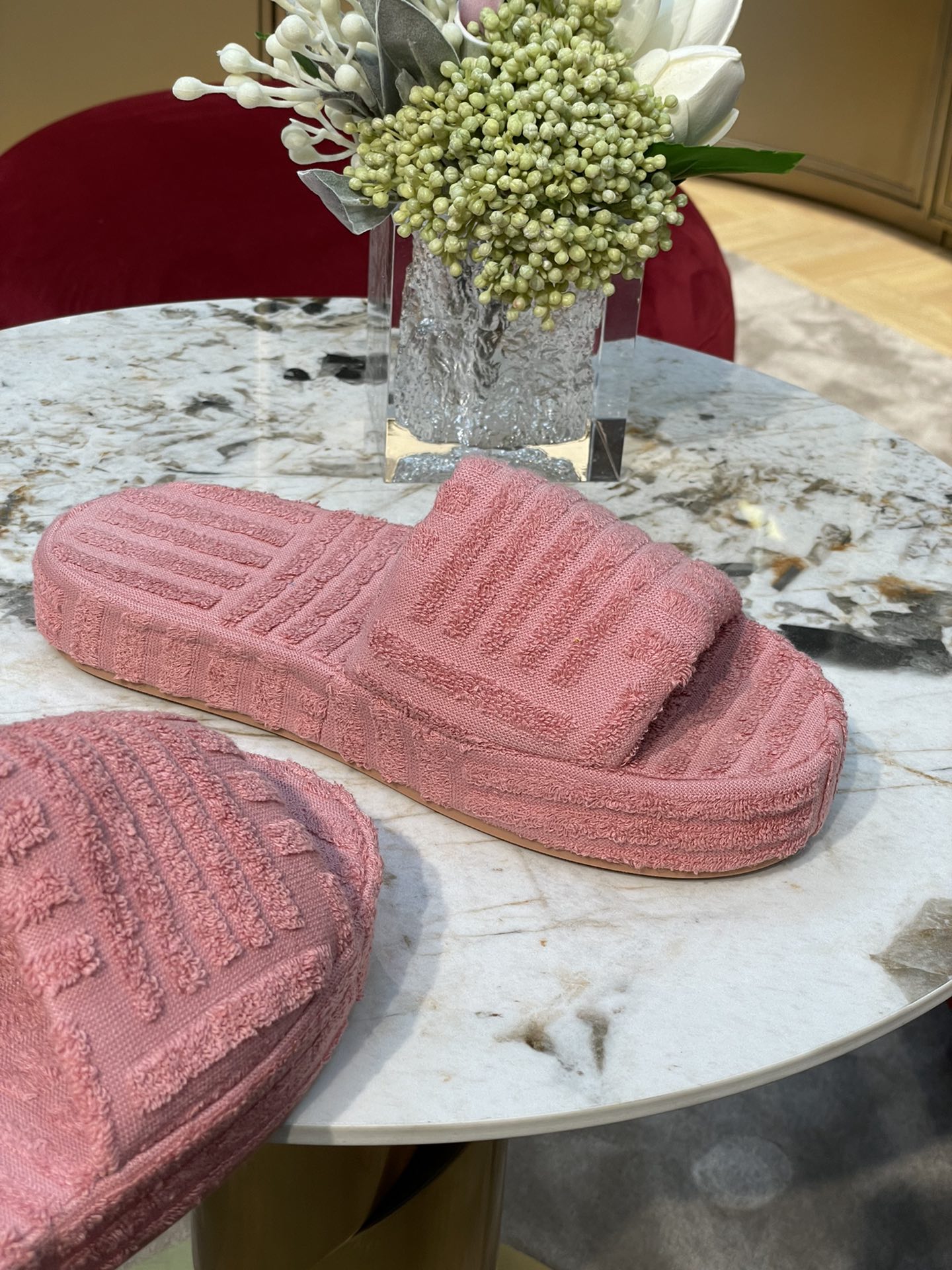 bo*te*ga Ve*ne*ta slides