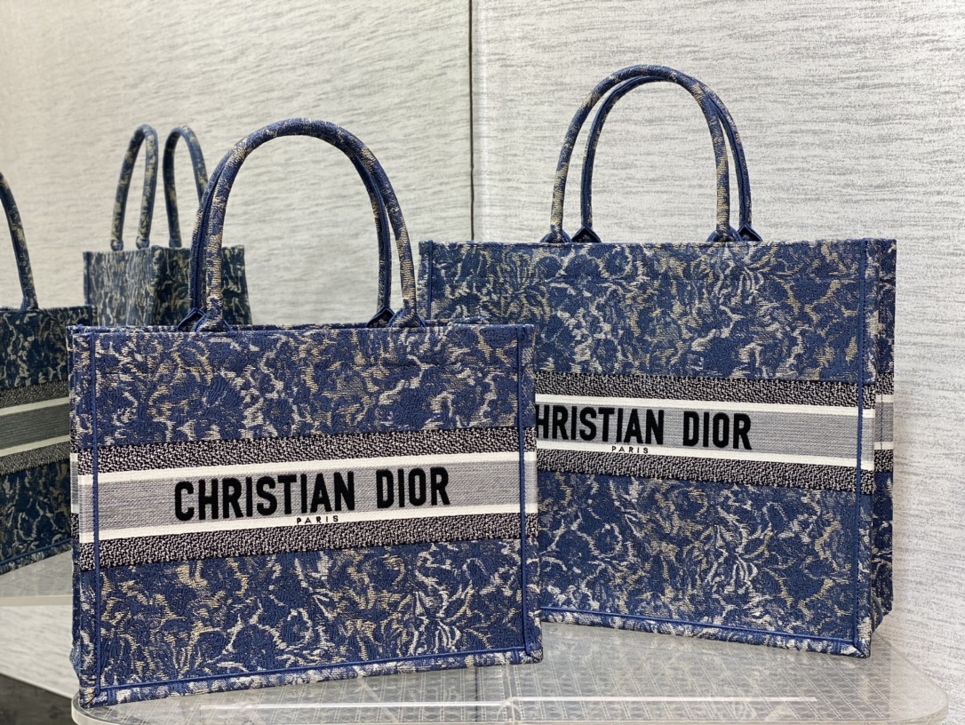 D*or book tote
