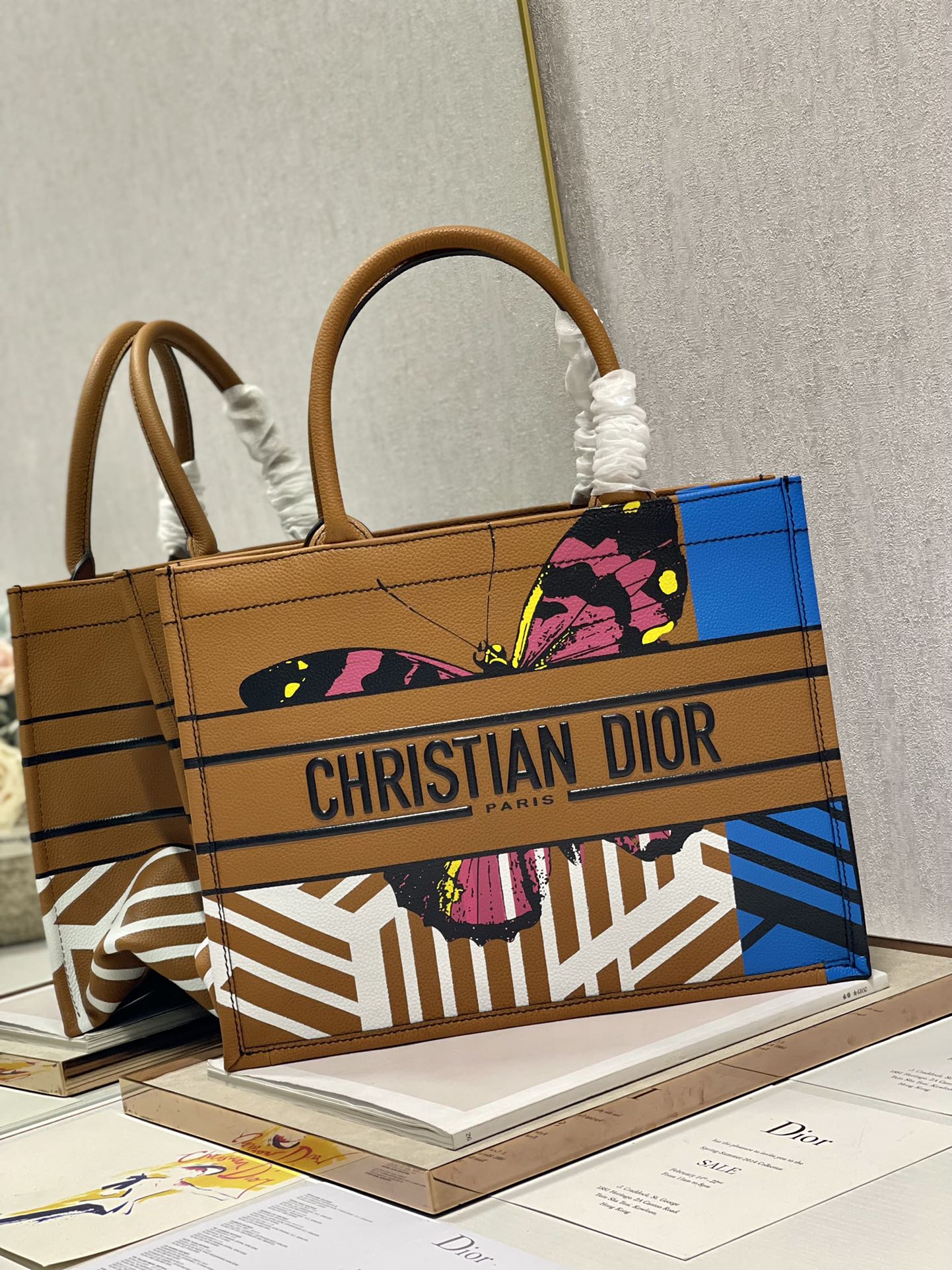 D*or book tote