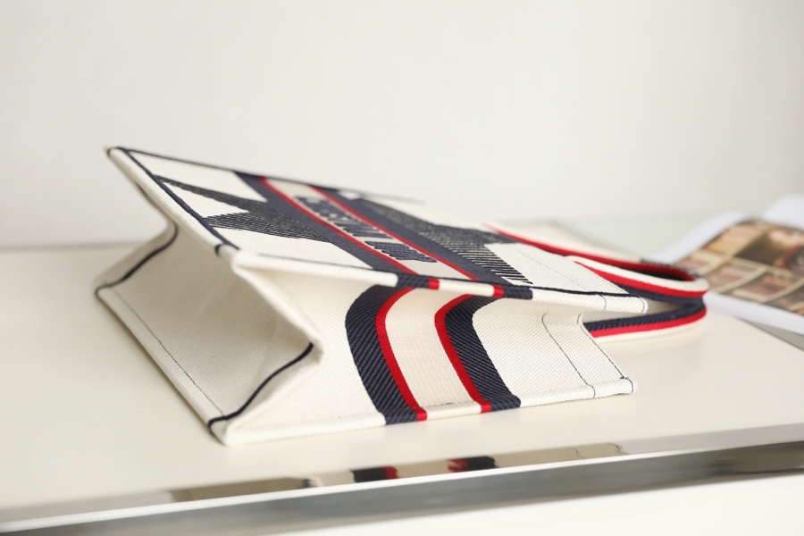 D*or small book tote-36.5cm