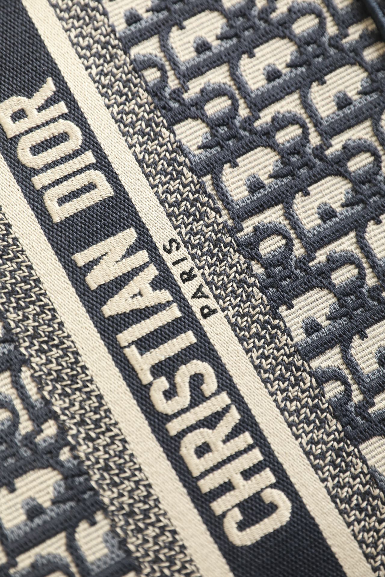 D*or small book tote-26*8*22cm