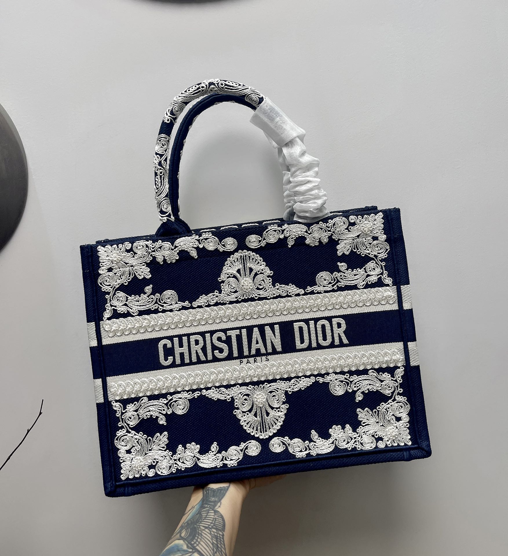 D*or small book tote-36.5cm