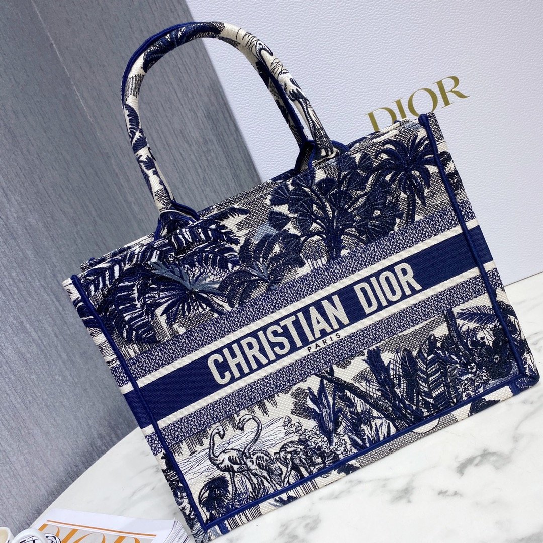 D*or small book tote-36.5cm