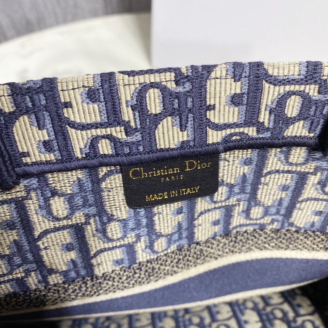 D*or small book tote-36.5cm