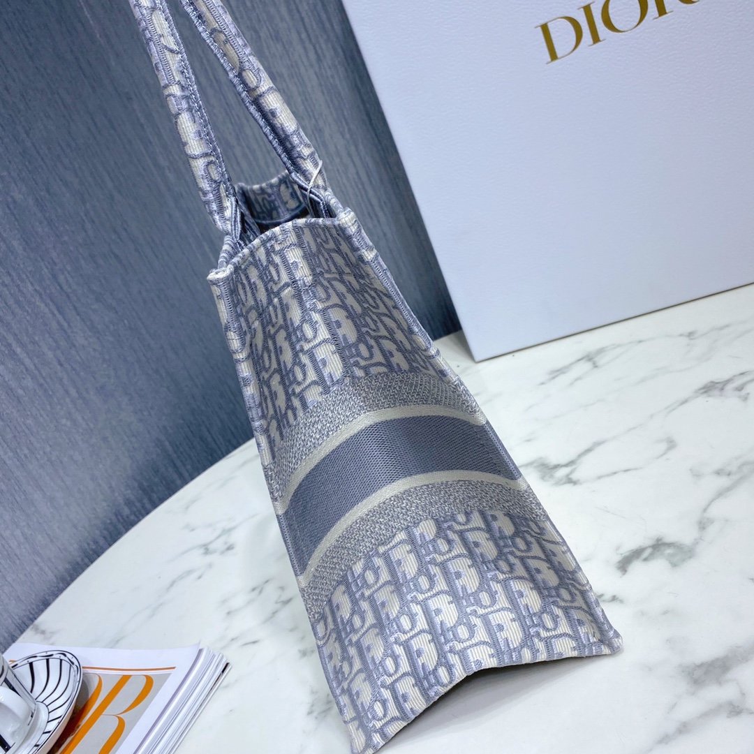 D*or small book tote-36.5cm