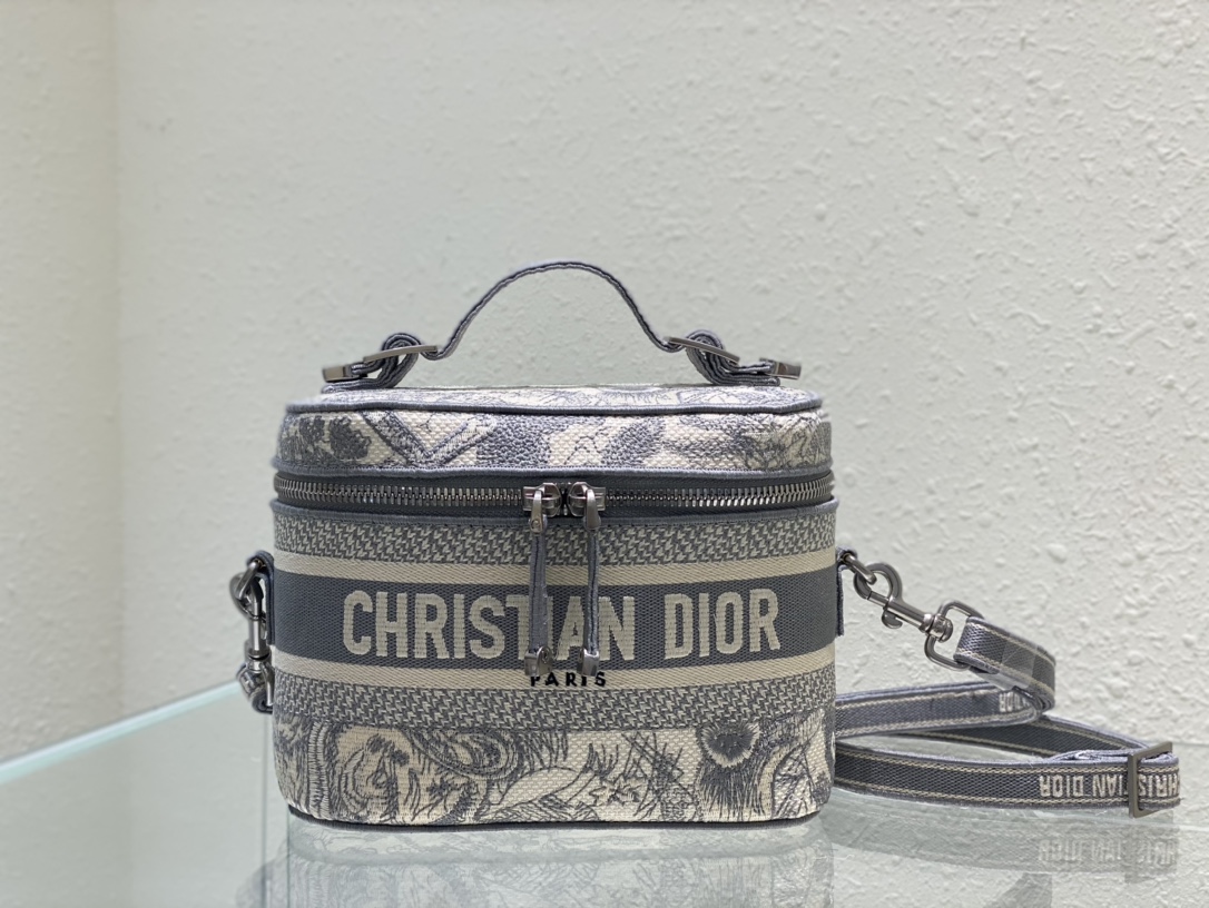 D*or cosmetic bag-18*.5*13*10.5cm