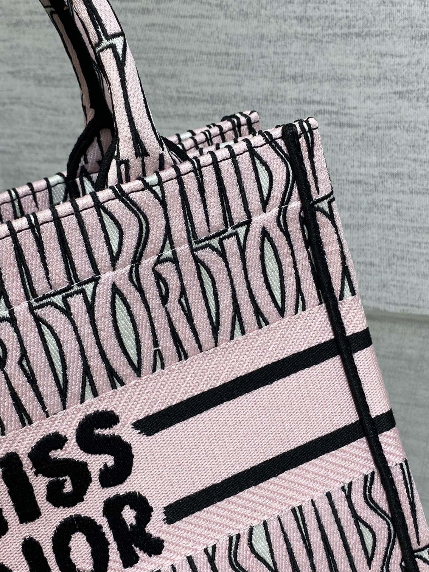 D*or small book tote-26*8*22cm