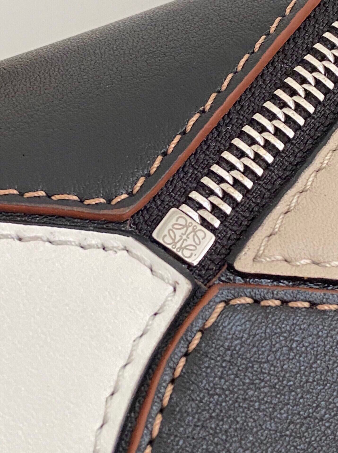 L0ew* puzzle small bag-24*10*14cm