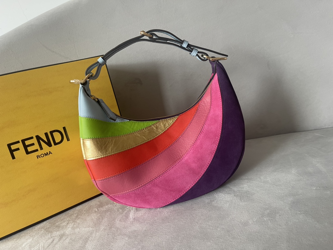 F**di praphy-29x24.5x10cm