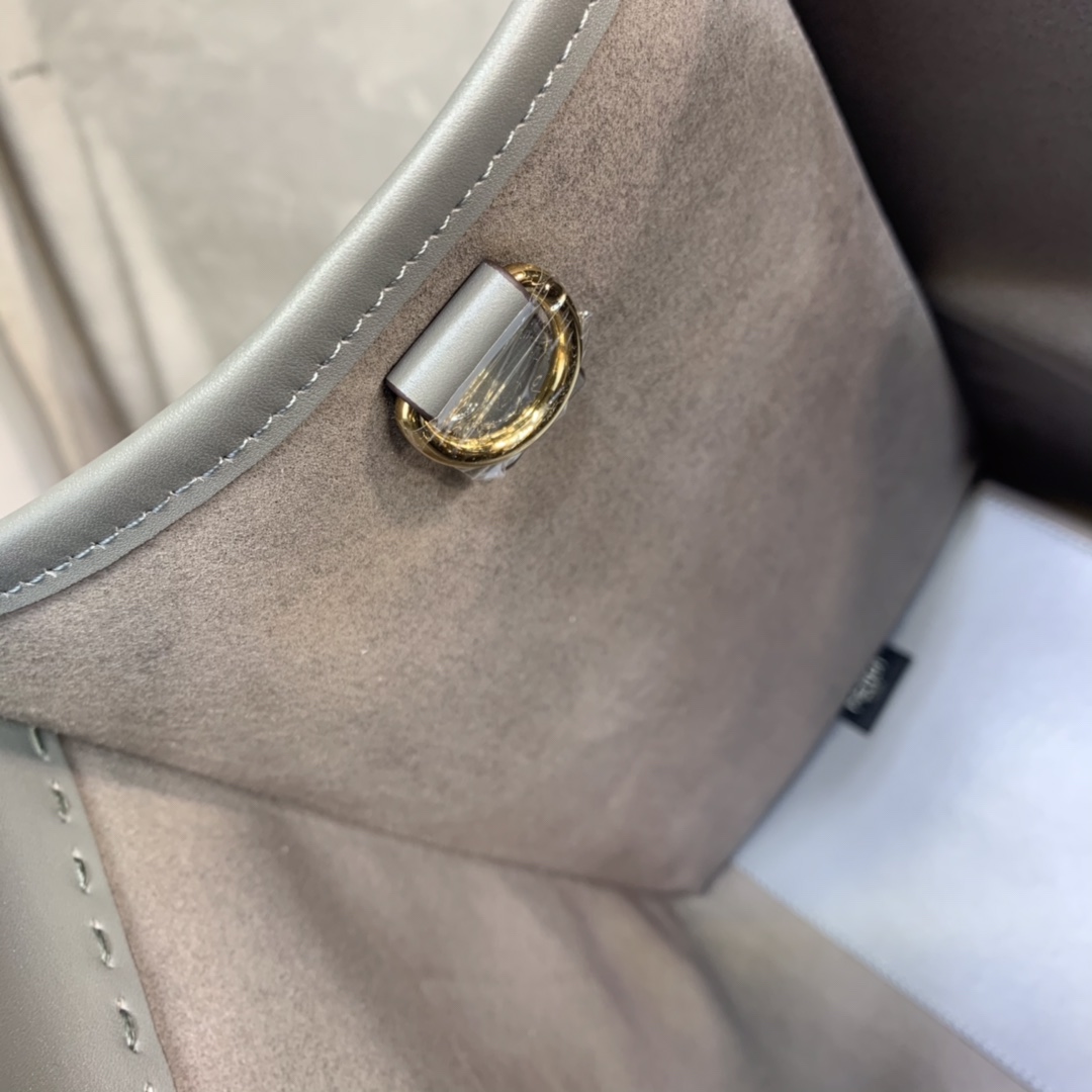 F**di tote-39x19x35cm