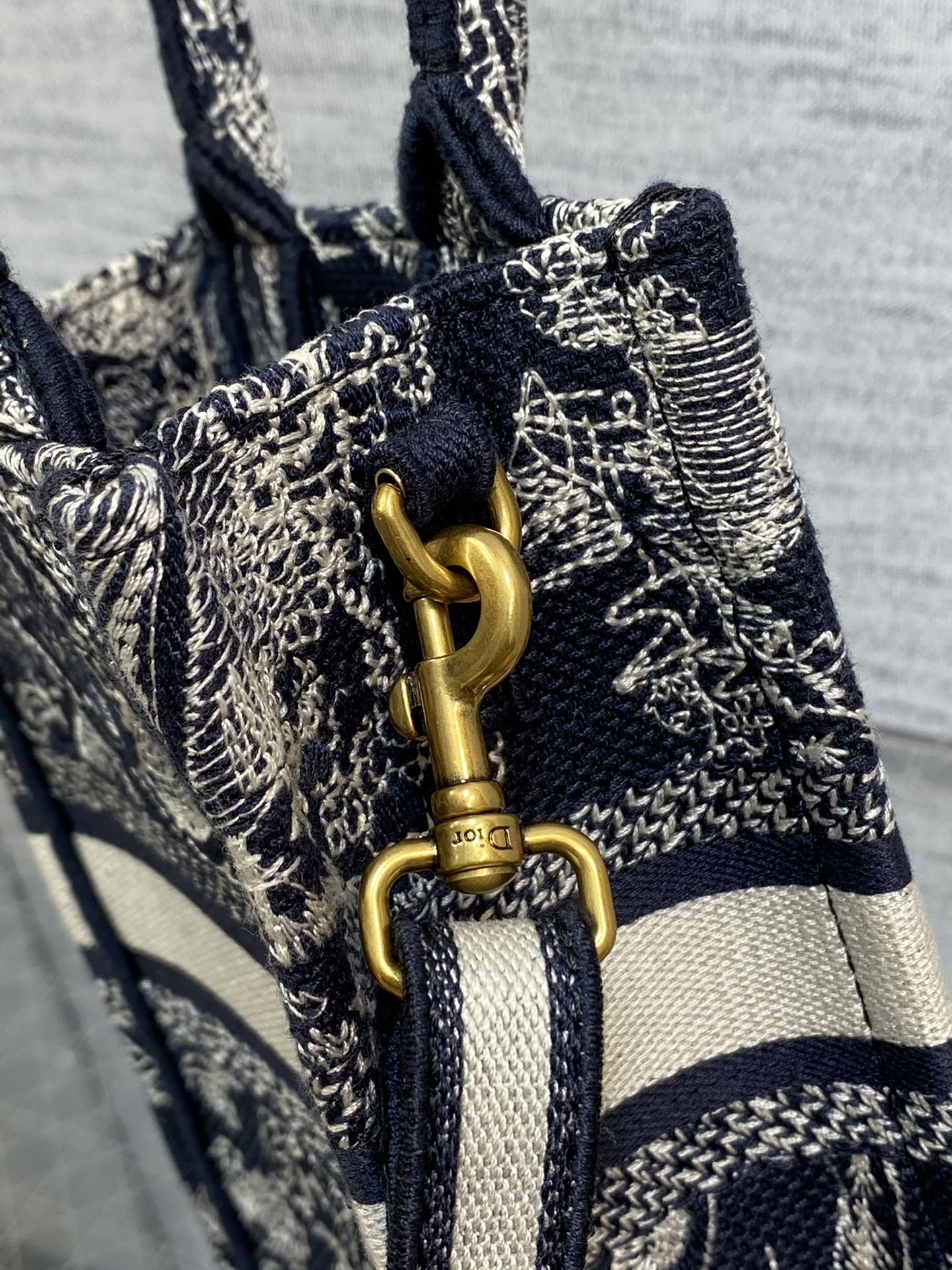 D*or mini book tote-13.5*5*18cm