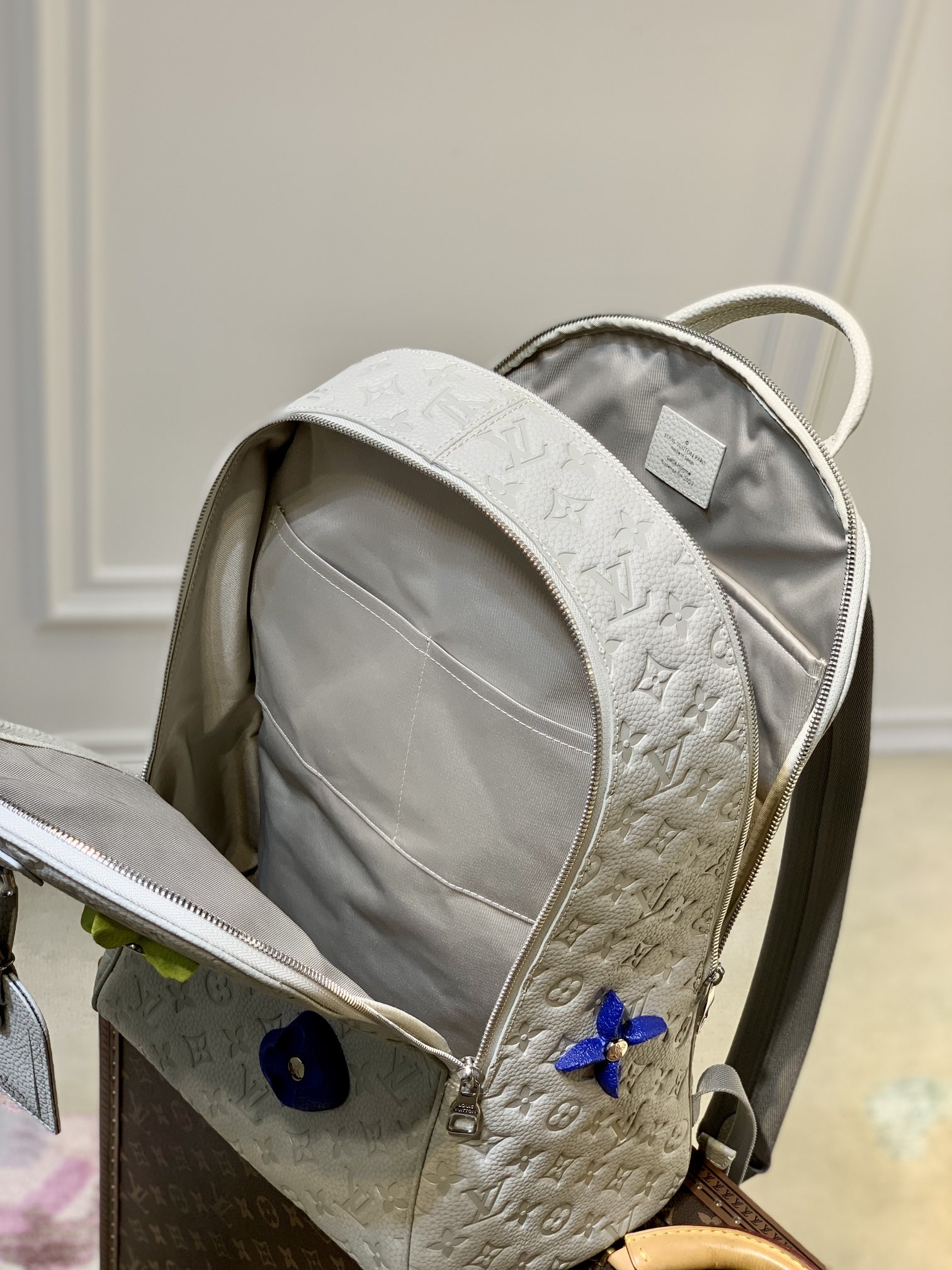 l0*is V*t0n ellipse backpack-31*44*17cm