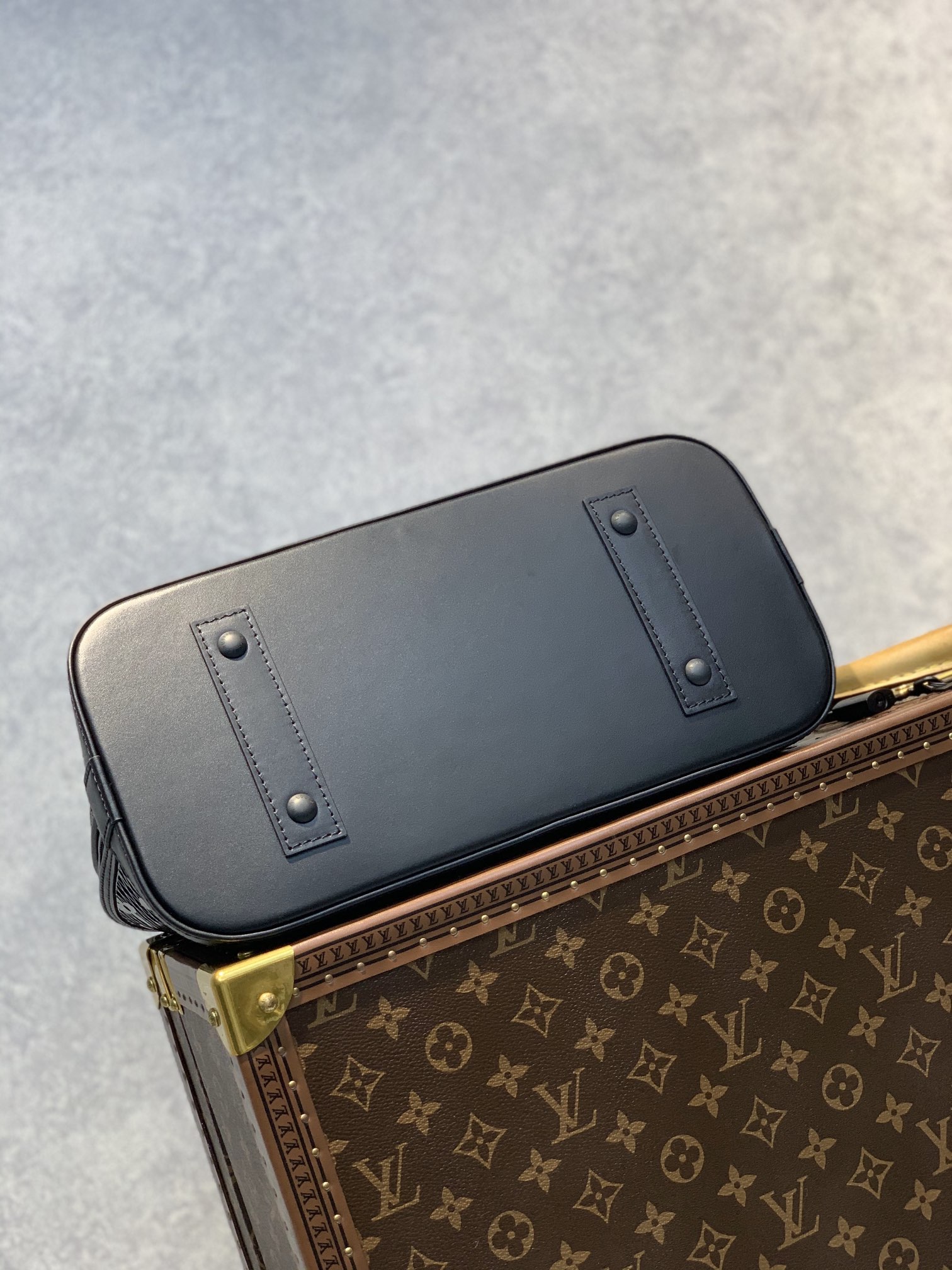 l0*is V*t0n neo alma pm-32×24×15cm