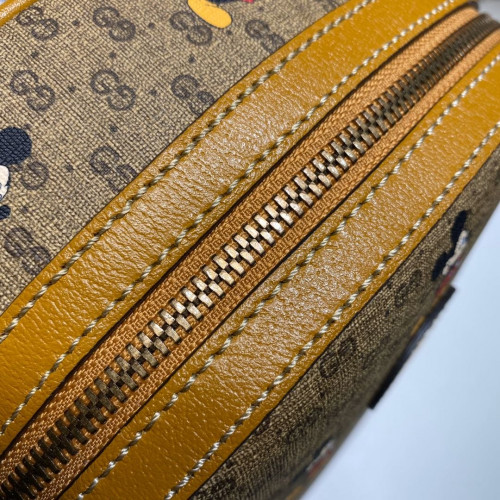 G*u*i backpack-22*29*15cm