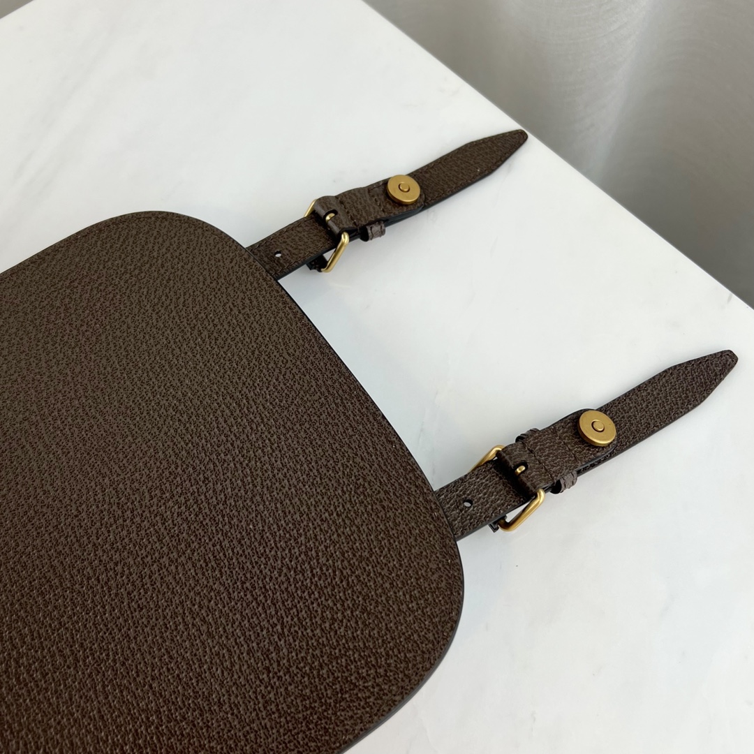 G*u*i backpack-34x42x16cm