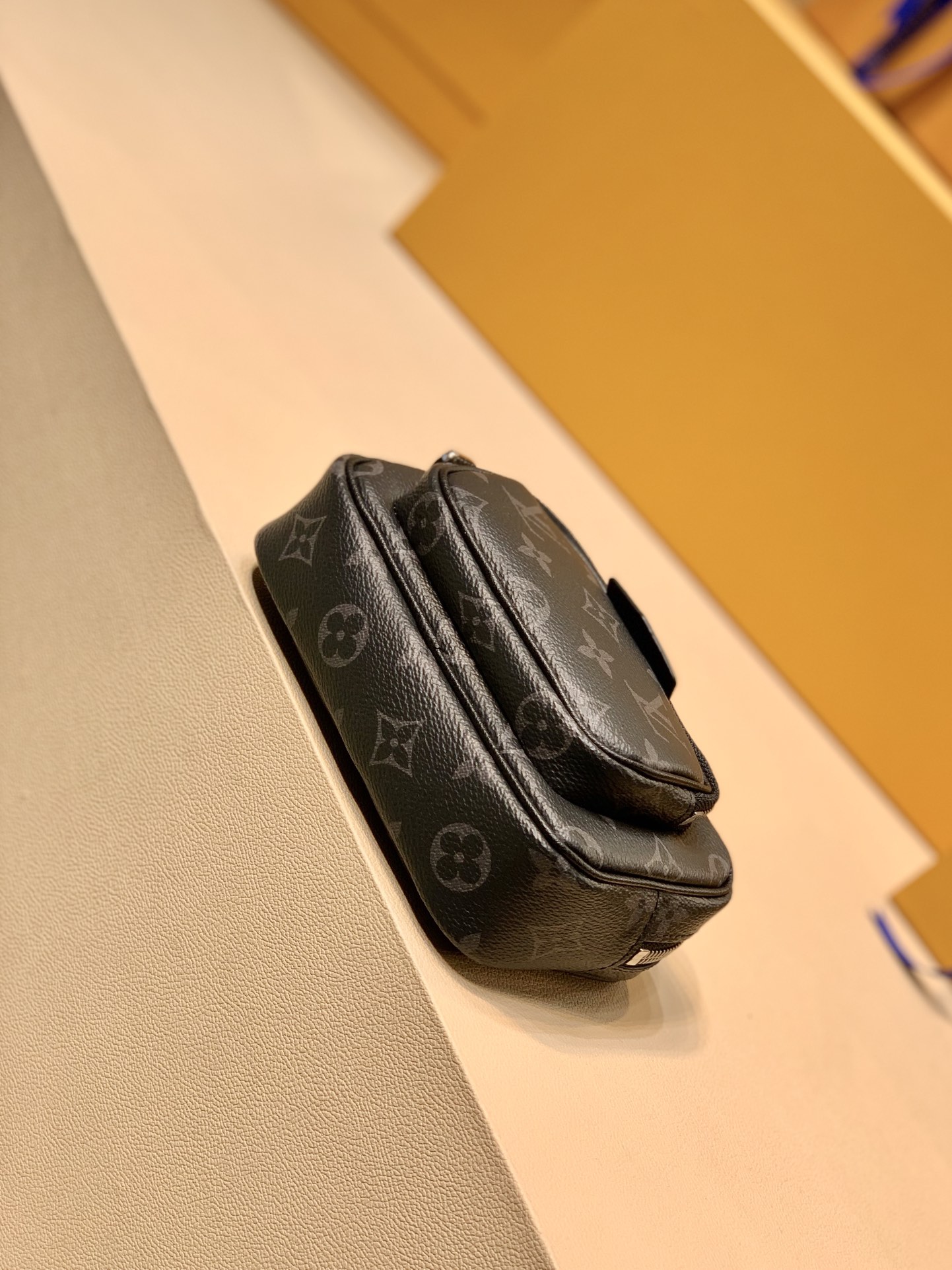 l0*is V*t0n taigarama outdoor bag-m30755-15*9*7cm