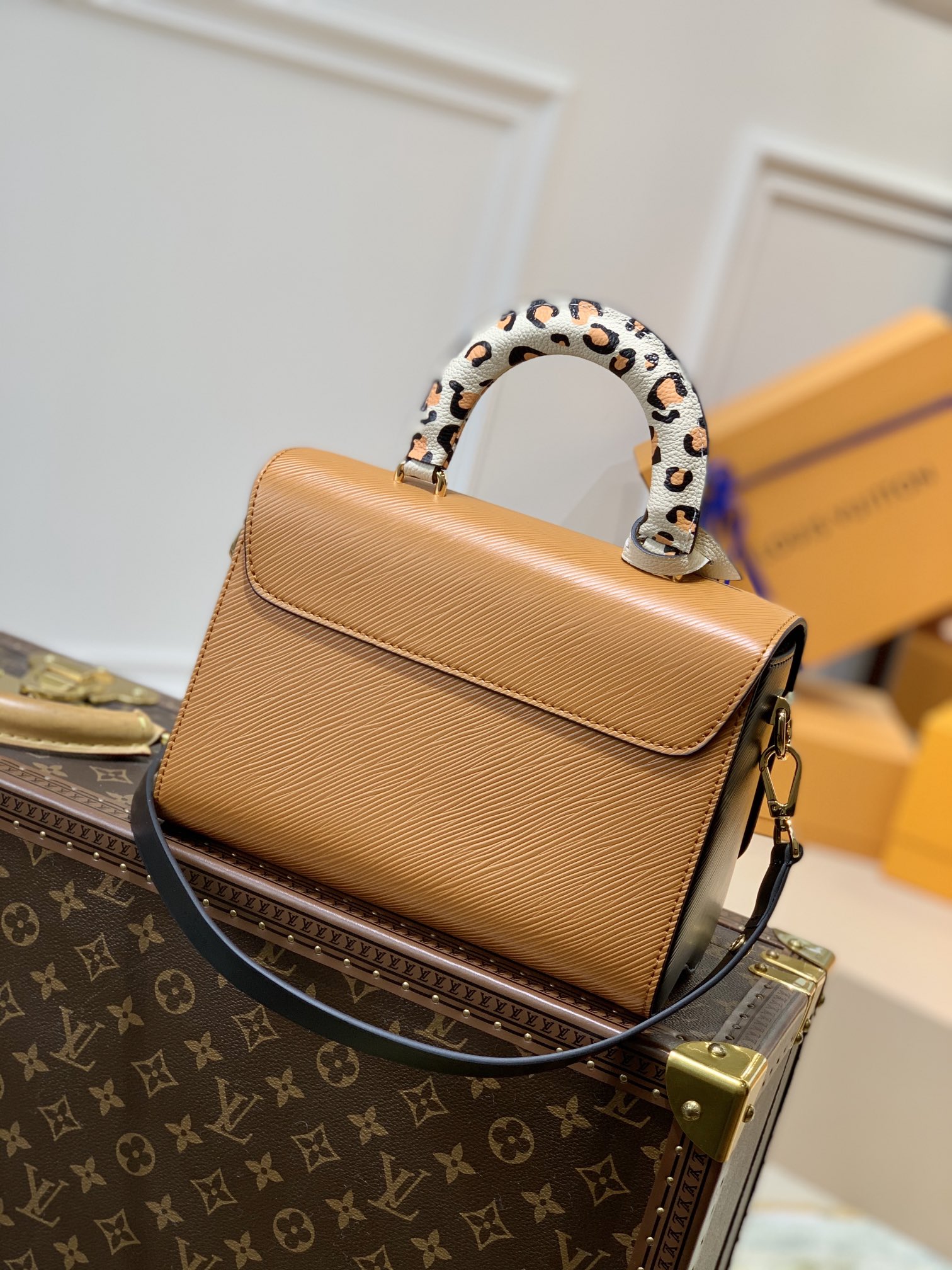 l0*is V*t0n twist mm-23*18*8cm