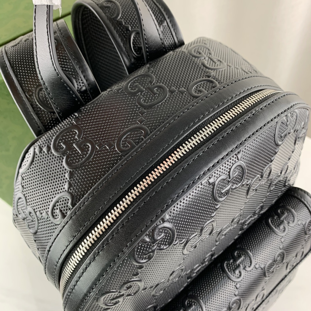 G*u*i backpack-27*37*13cm