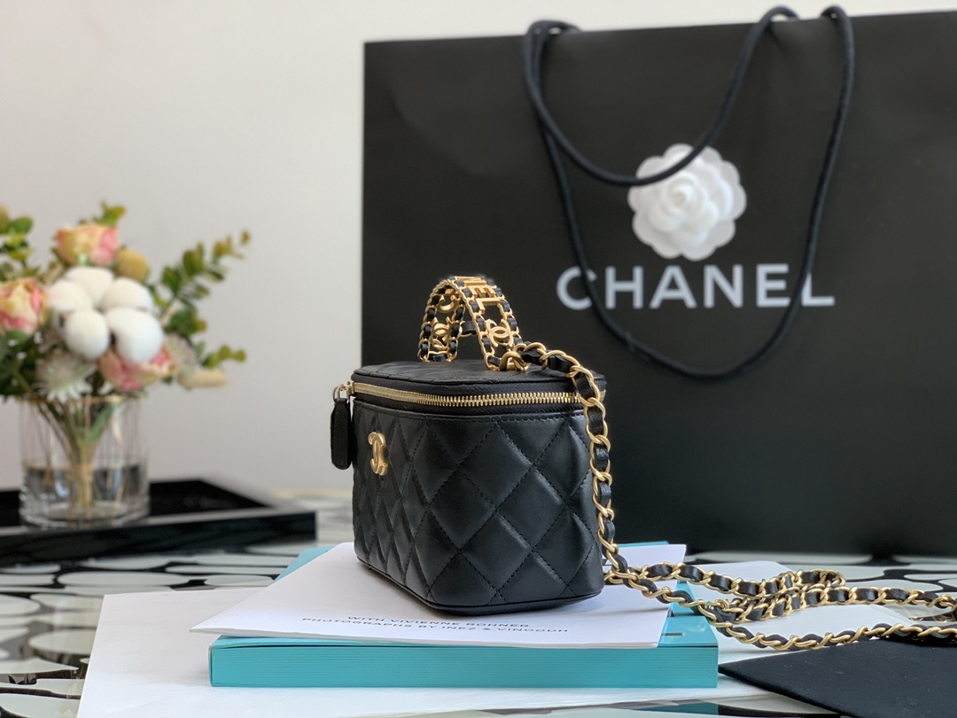 Ch@nel Cosmetic Bag-Lambskin-18CM