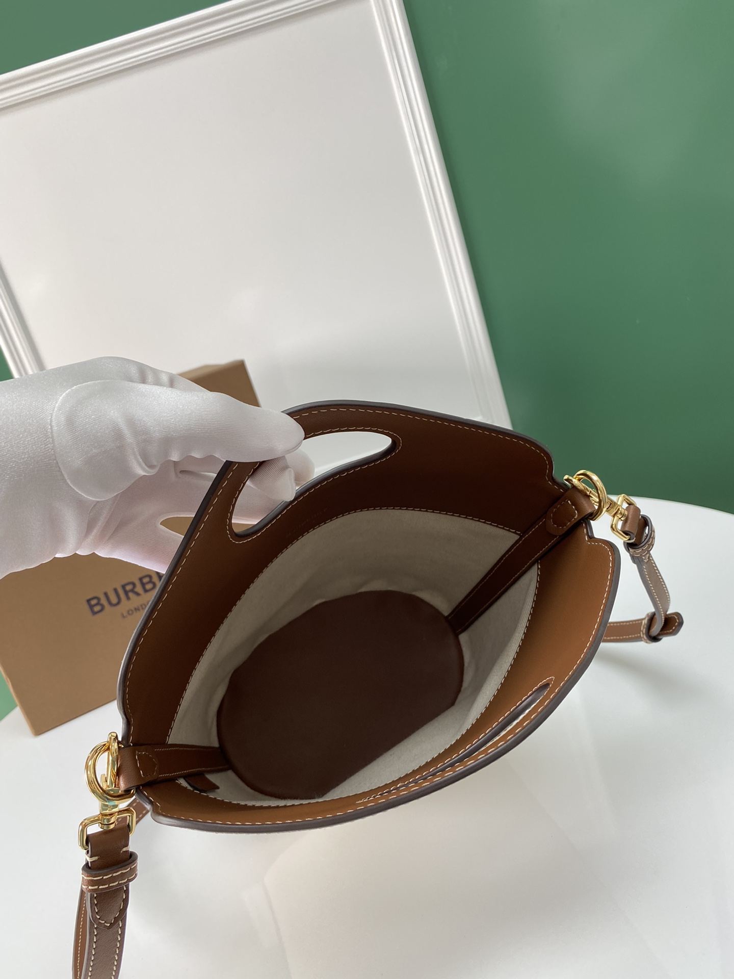 B**rry pocket bag-17 x 12 x 26cm