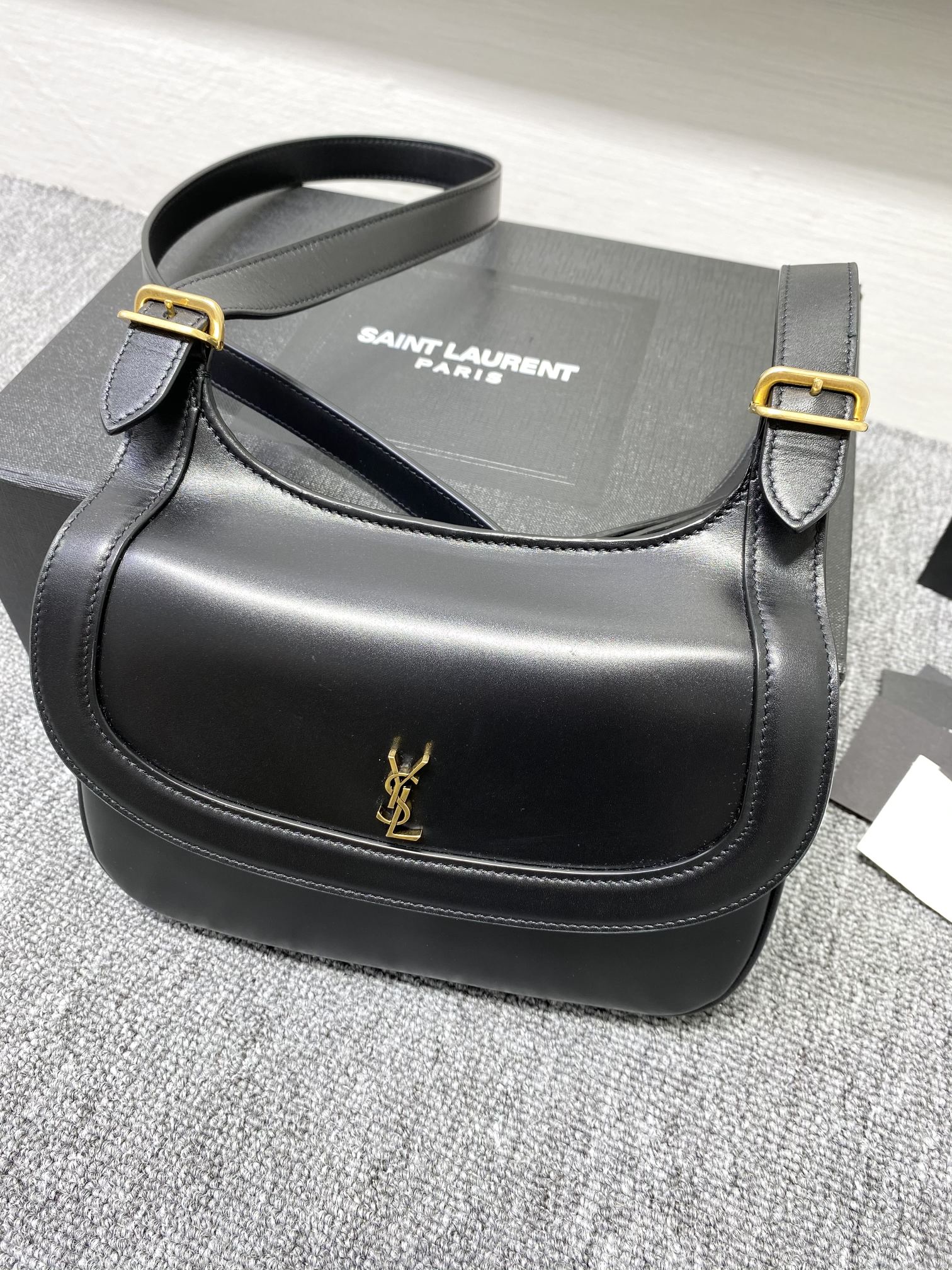 Va1e*ntin0 charlie handbags-23x17x4cm