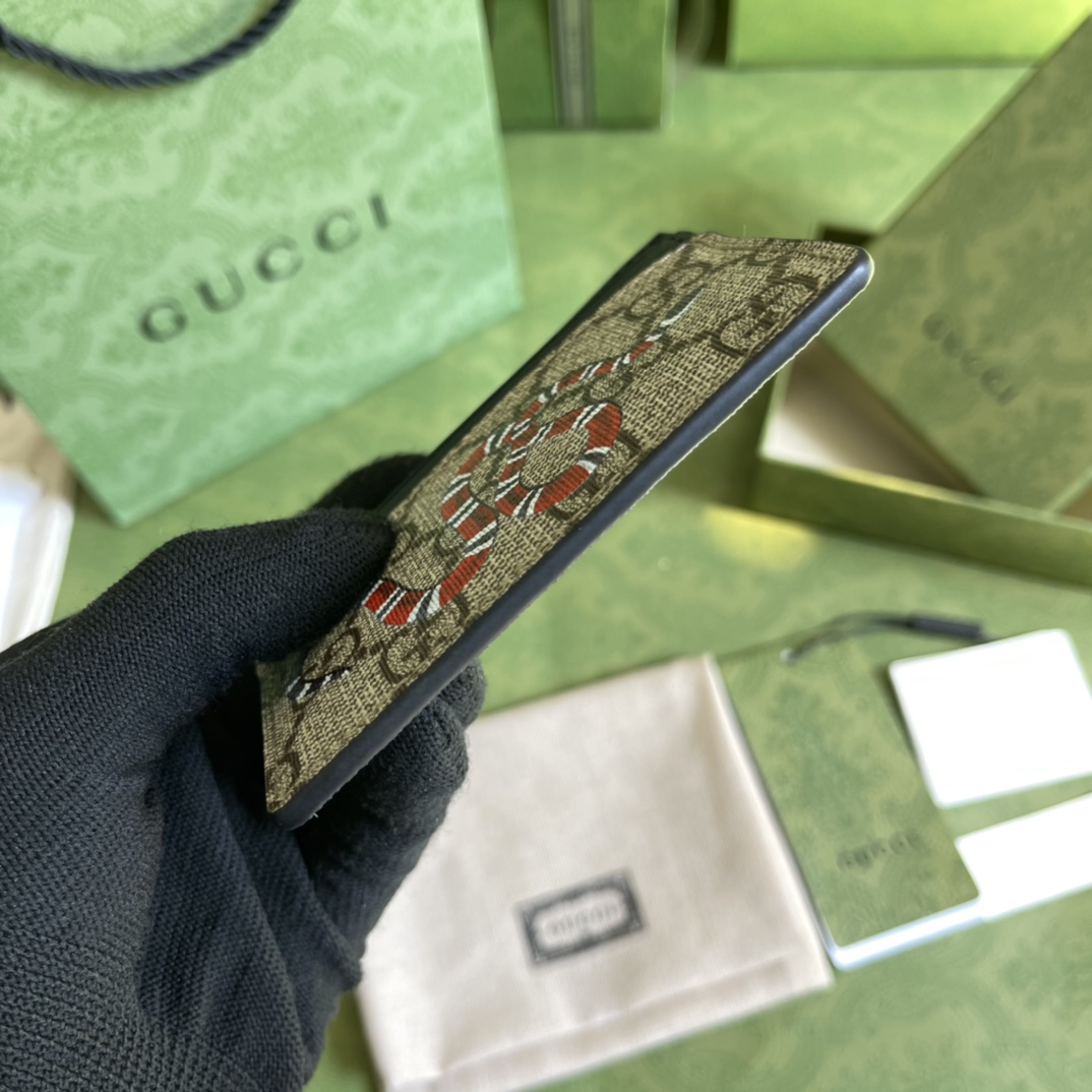 G*u*i wallet-10*7.5cm