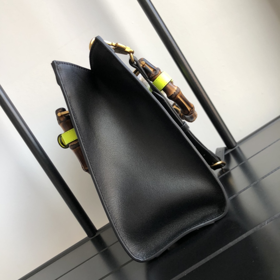 G*u*i diana top handbags