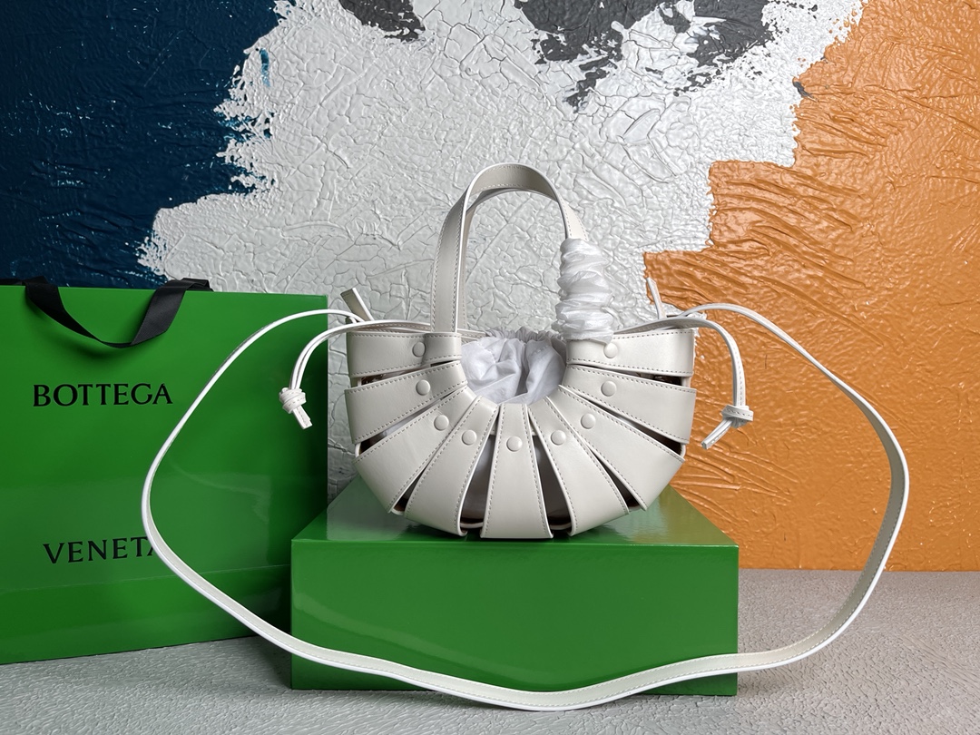 bo*te*ga Ve*ne*tatote-25*15*10cm