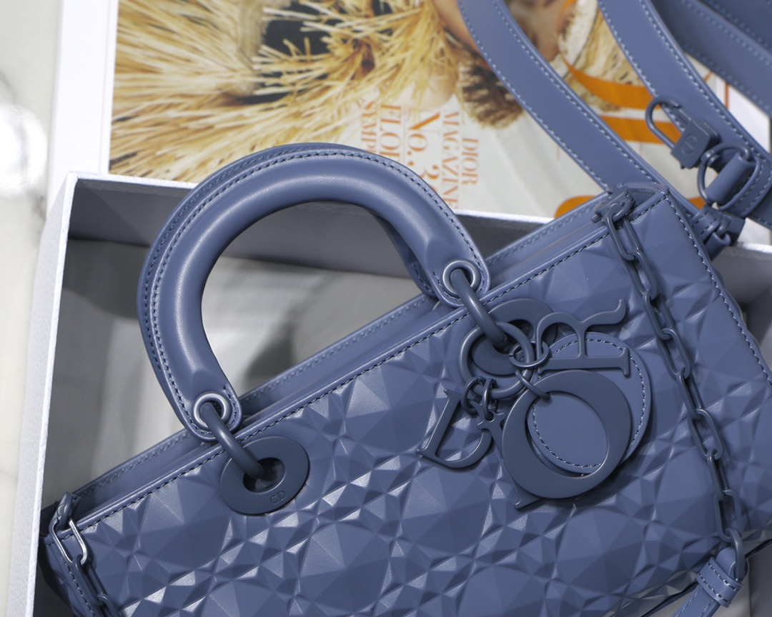 D*or lady bag-26 x 13.5 x 5 cm