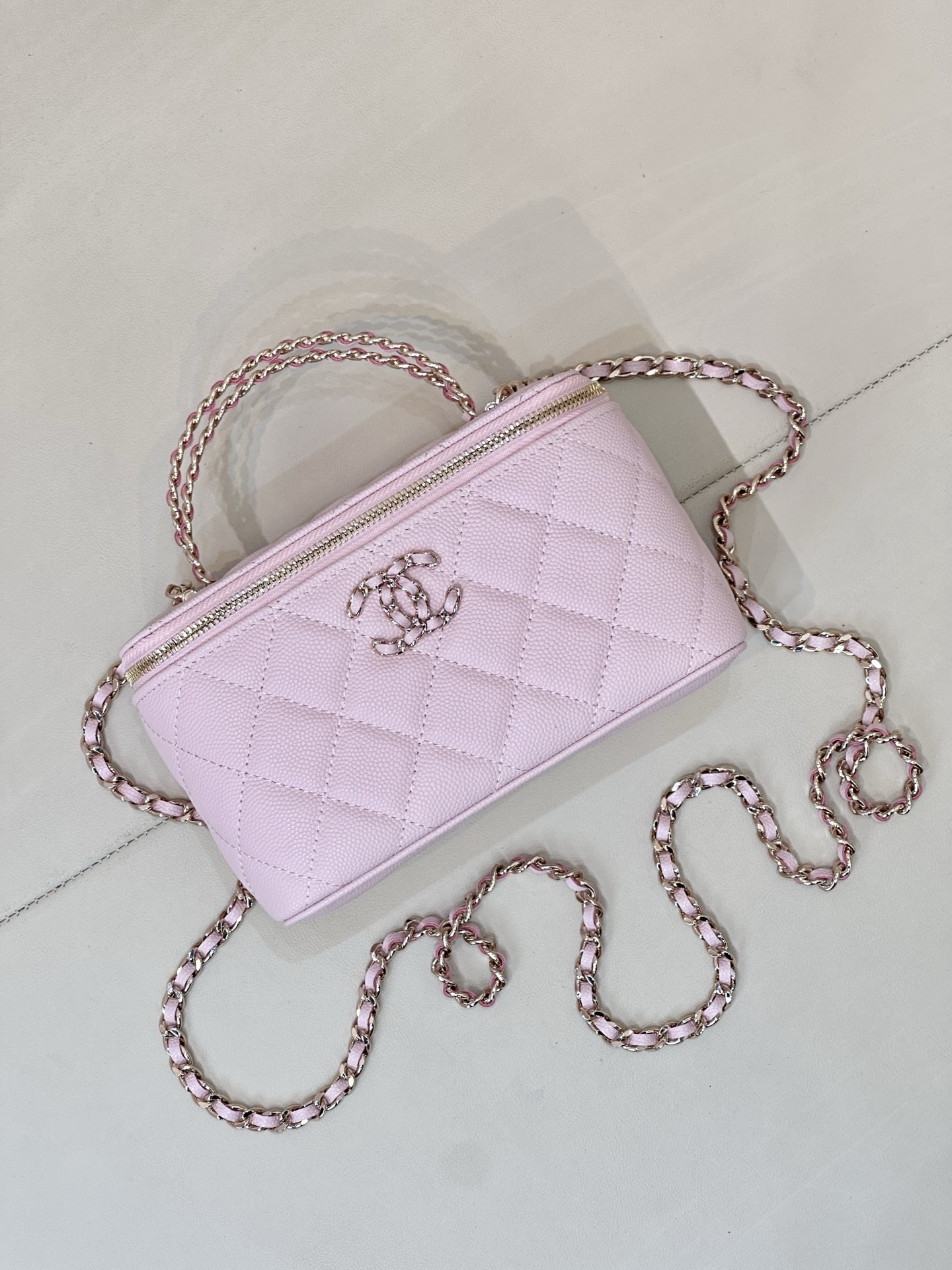 Ch@nel Vanity With Chain -17×19.5×5CM