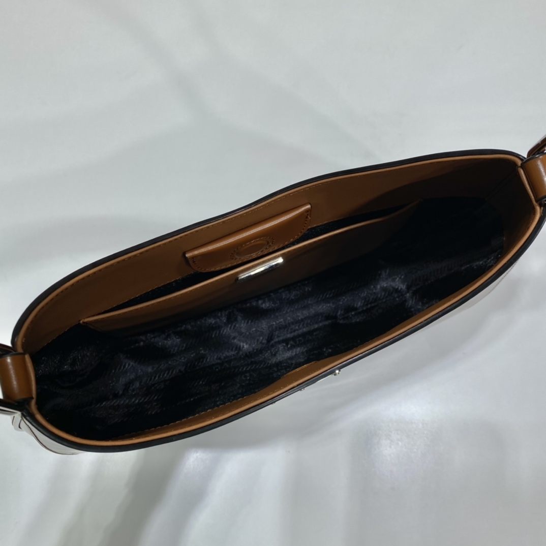 Pra*a cleo handbags-patent leather-30x18.5x4cm