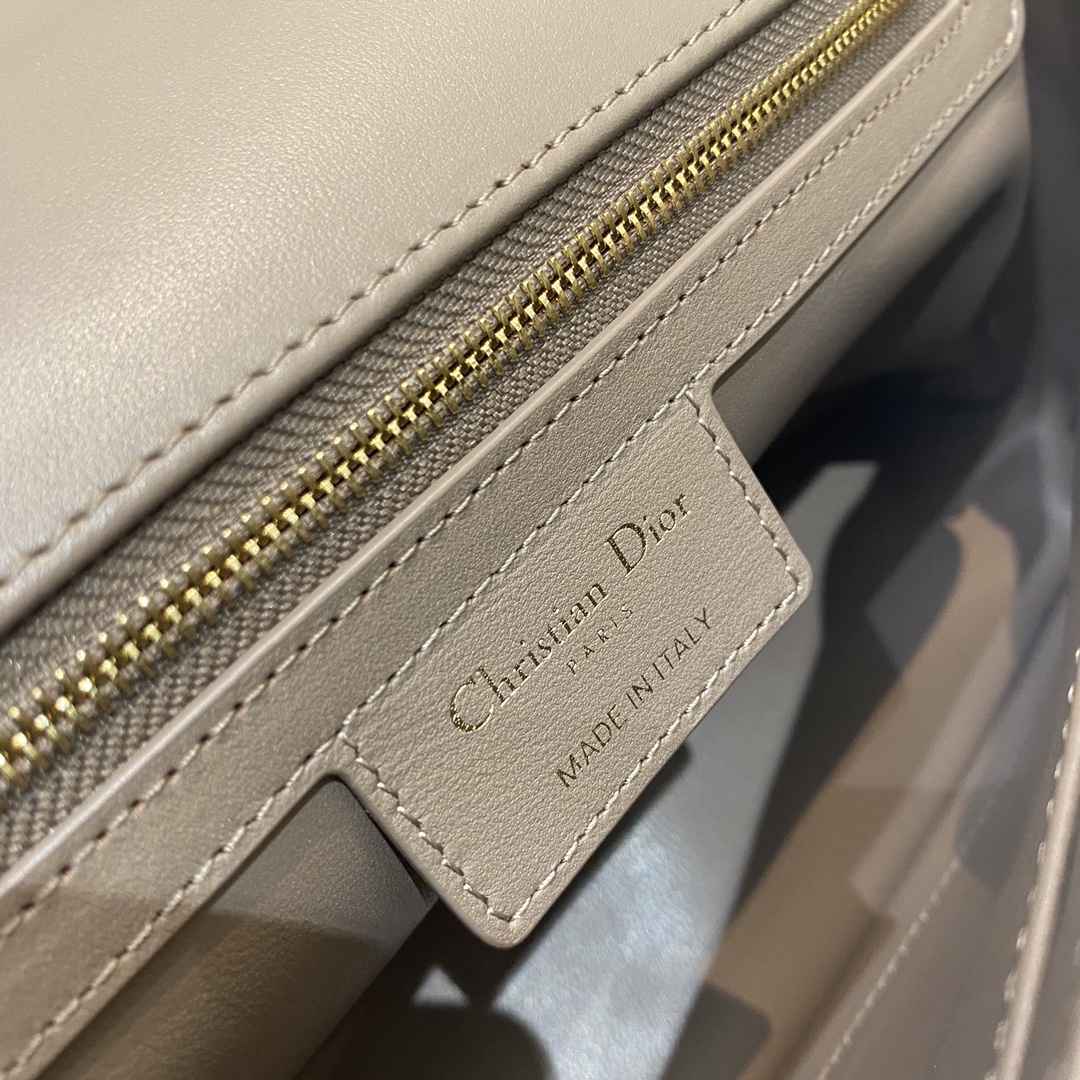 D*or 2021 medium caro bag-25.5*15*8cm