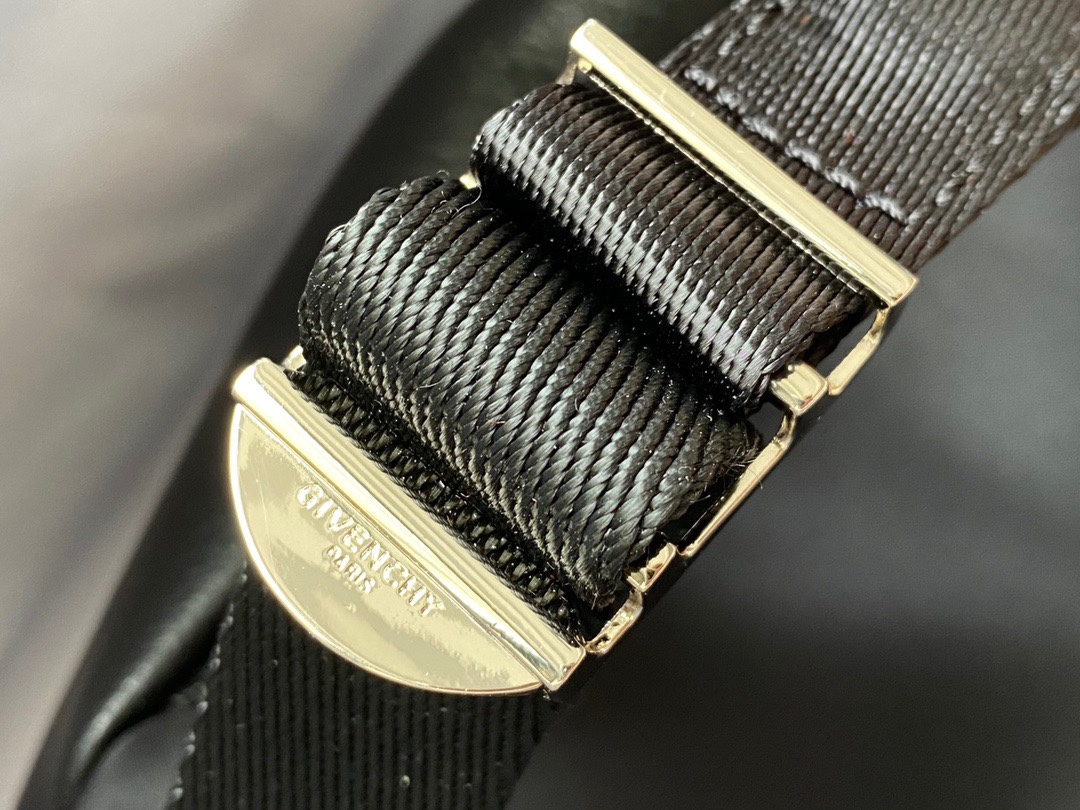 G1uenchy backpack-28x40x15cm