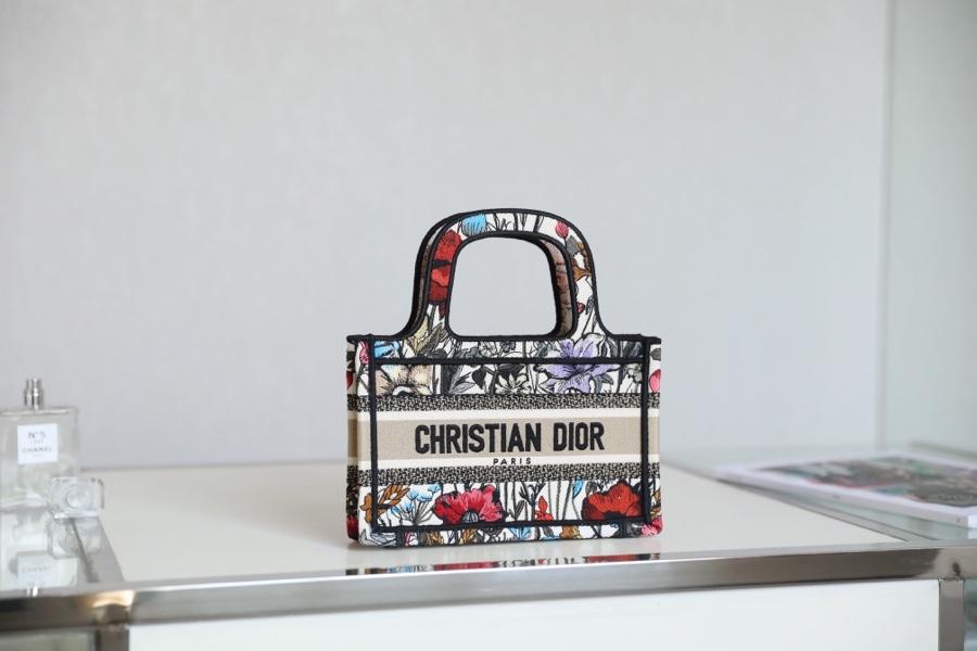 D*or mini book tote-23*17*7cm